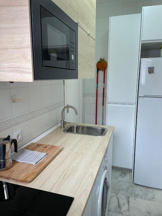Muy Centrico Apto. En Tipico Patio Sevillano Exteriör bild