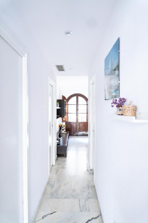 Muy Centrico Apto. En Tipico Patio Sevillano Exteriör bild