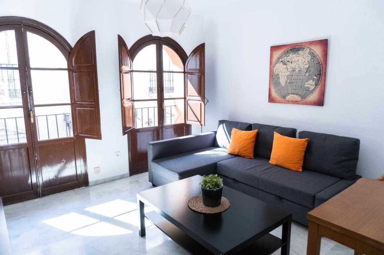 Muy Centrico Apto. En Tipico Patio Sevillano Exteriör bild